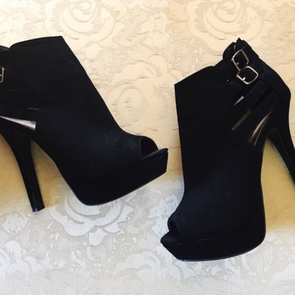 Peep toe Heels